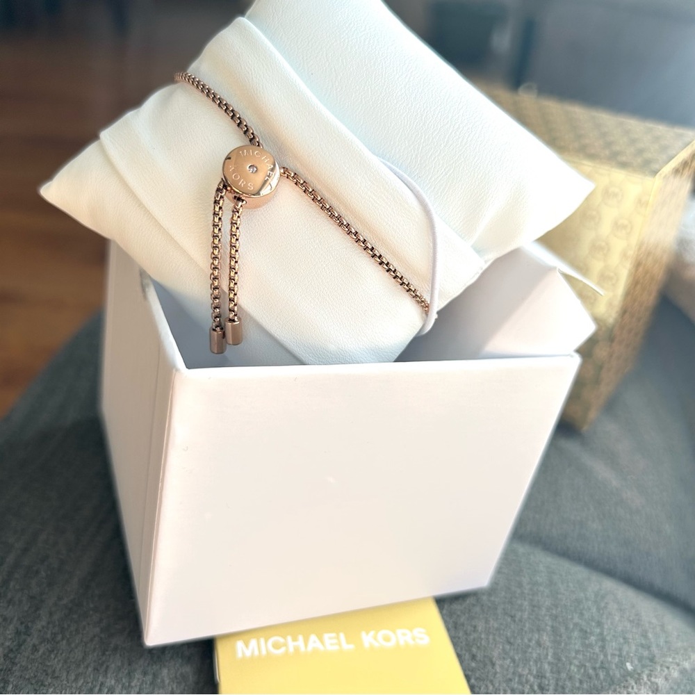 NWT authentic Mk rosegold plaque bracelet - Picture 3 of 3